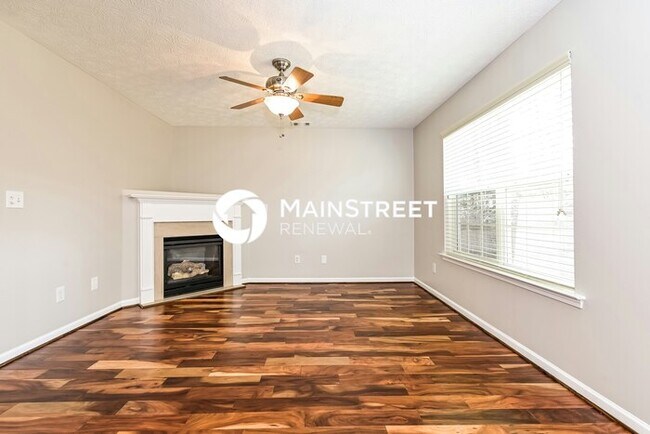 Foto del edificio - 3 Bedroom Pet-Friendly Home in LOCUST GROVE, GA with Main Street Renewal