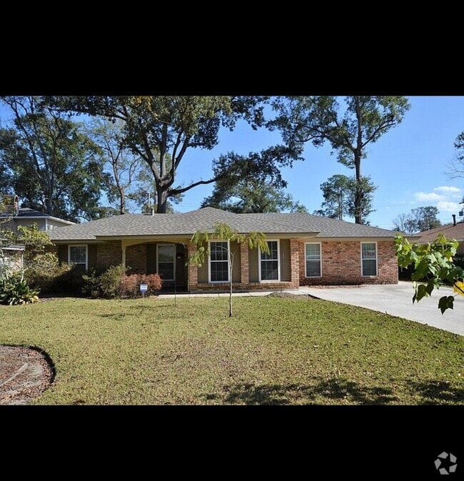 Building Photo - 399 Kay Dr