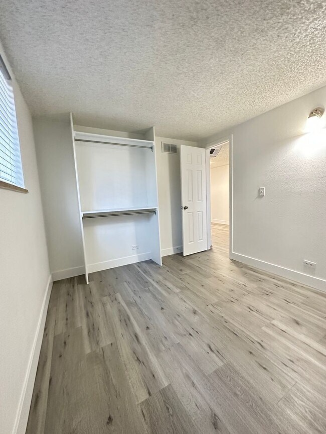 Foto del edificio - 2 Bedrooms Apartments At Tamarac