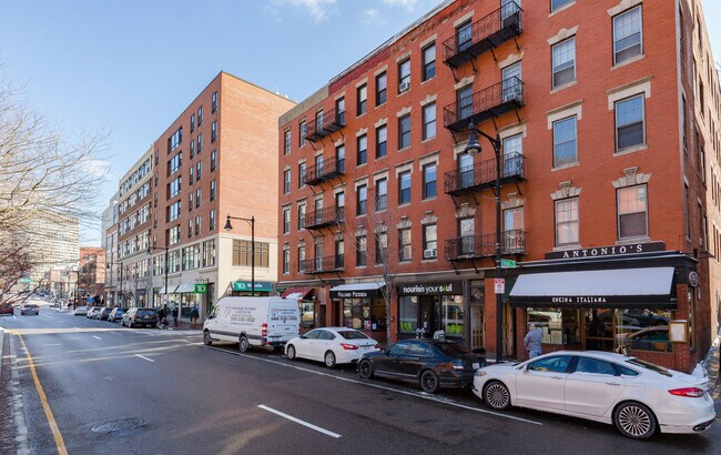 Building Photo - 284 Cambridge St
