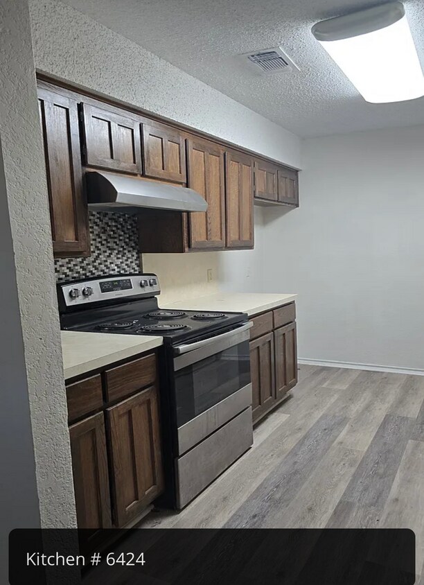 Building Photo - SweetHome 6426 Brambledr