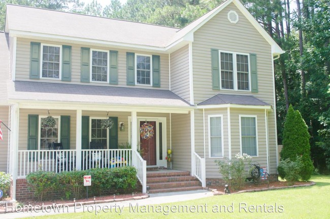 Building Photo - 110 Country Club Dr
