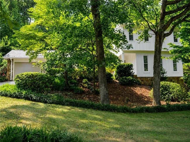 Foto del edificio - 3470 Clubland Dr