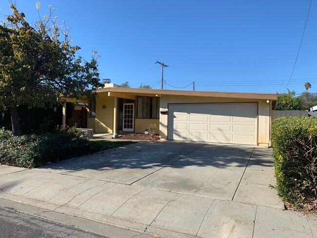 Foto del edificio - 734 Telford Ave