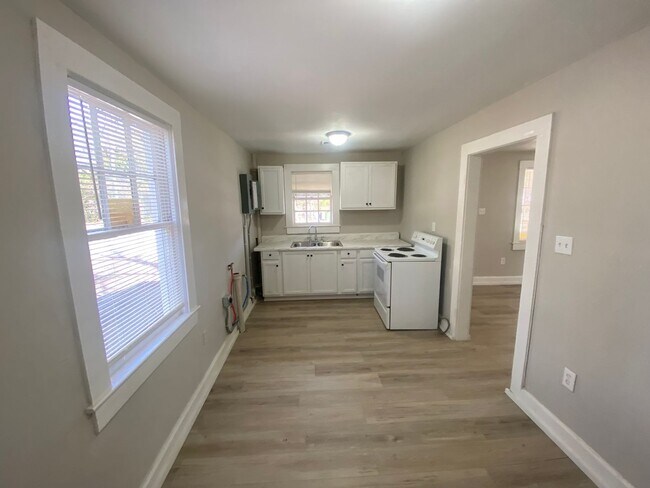 Foto del edificio - **AVAILABLE NOW** 1 Bedroom / 1 Bathroom Home for Rent in Columbus***