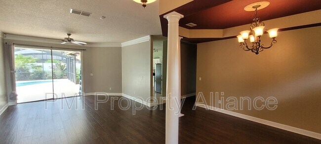 Foto del edificio - 7615 Lindenhurst Dr