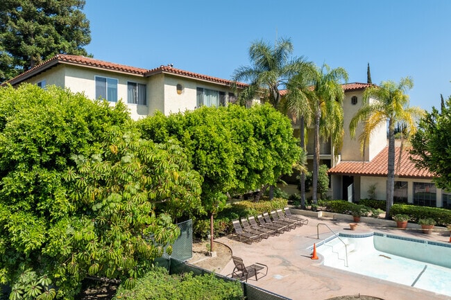 Building Alternate - Briarcrest Condominiums