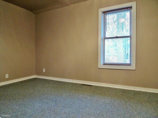 Foto del edificio - 338 Goguac St W