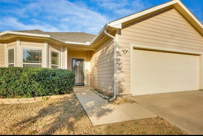 Building Photo - 4813 Pinnacle Pl