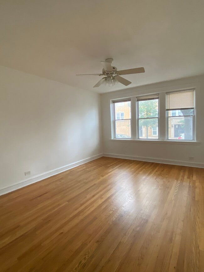 Foto del edificio - 4005 W Nelson St