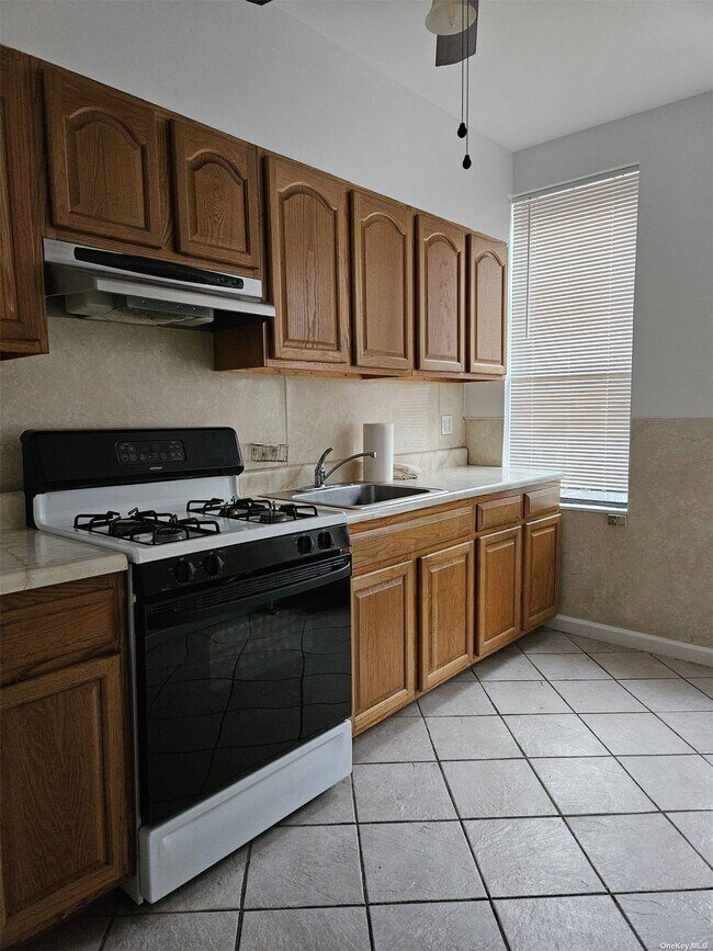 Building Photo - 34-27 41st St