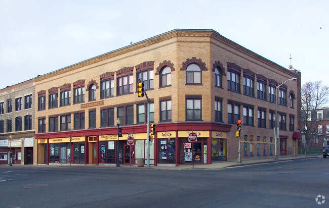 Building Photo - 1-13 Main St