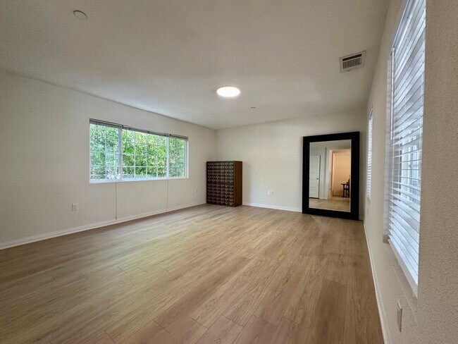 Foto del edificio - 7755 Mango Ave