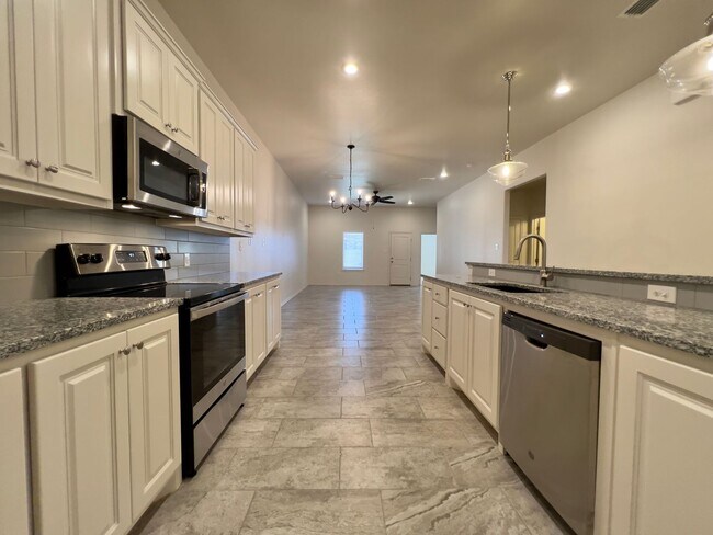 Foto del edificio - Charming 2 Bedroom Townhome