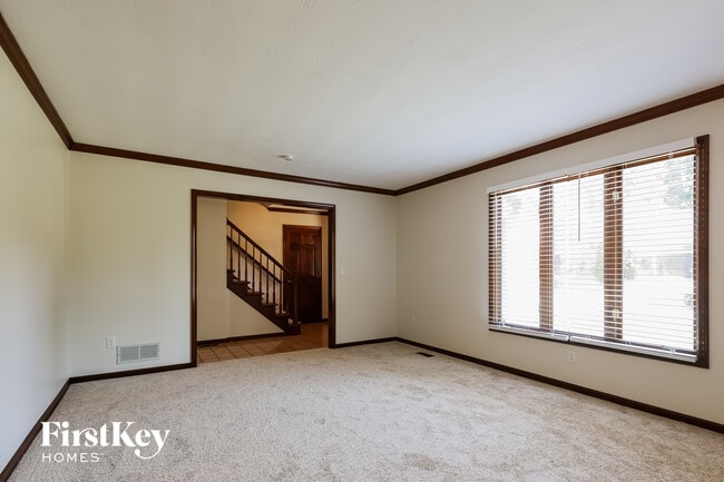 Building Photo - 581 Brightstone Dr