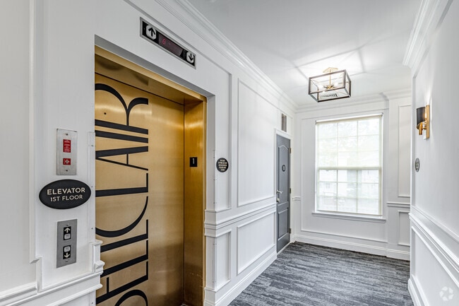 Interior Photo - Bellclair At Montclair