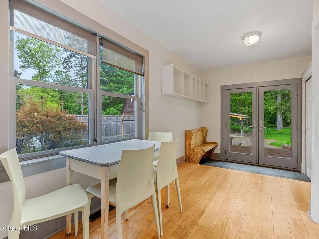 Foto principal - 406 Northern Pines Rd
