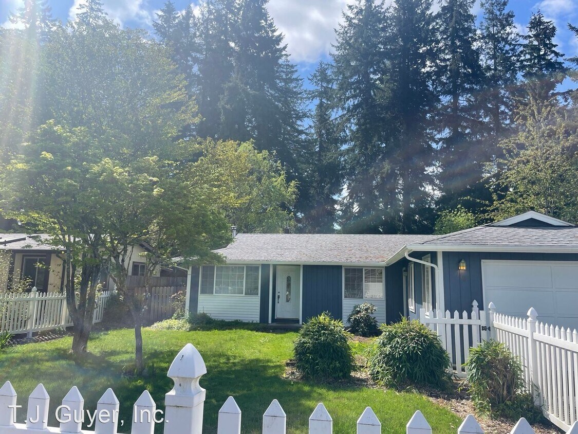 4 br, 1 bath House 116 Jalyn St House Rental in Centralia, WA