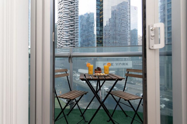 Building Photo - 12 York St