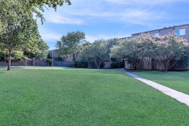 Foto del edificio - 1500 N Garrett Ave