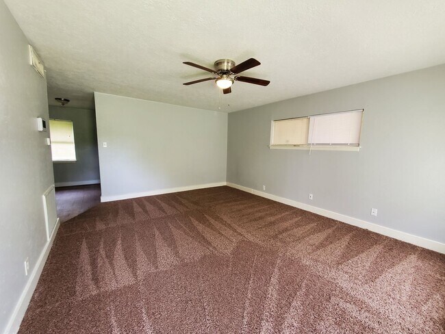 Building Photo - 7725 Helbig Rd