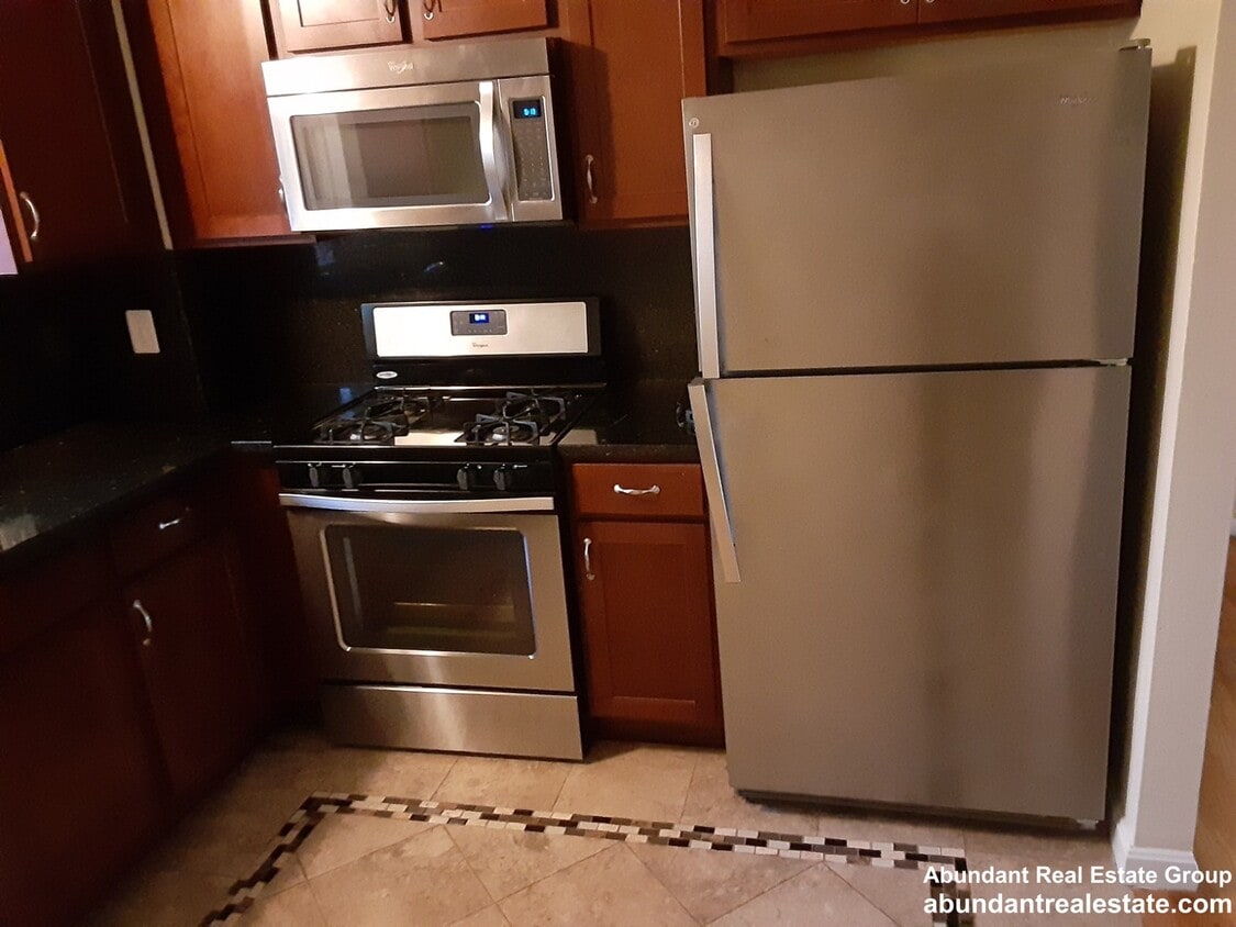 Photo - 21 Oxford Cir (Belmont, MA)