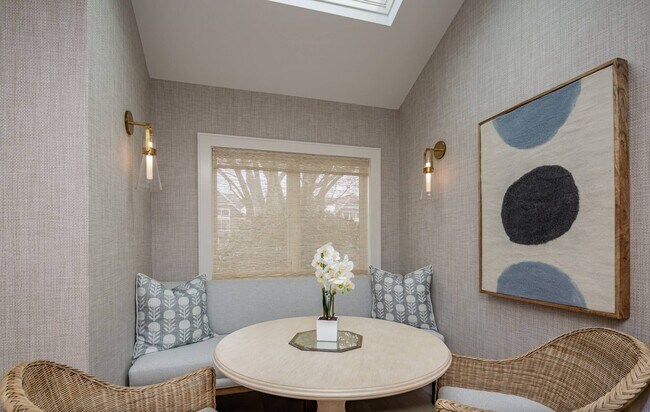 Building Photo - 155 Hill St