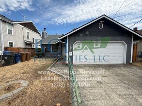 Building Photo - 3701 S Tyler St