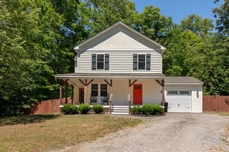 Building Photo - 15 Huntington Dr