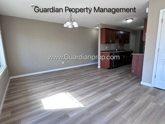 Foto del edificio - Brooklyn Park End Unit Town Home, Dishwasher, Washer/Dryer, Dedicated Office