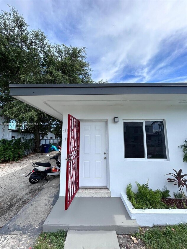 Foto principal - 1128 NW 76th St