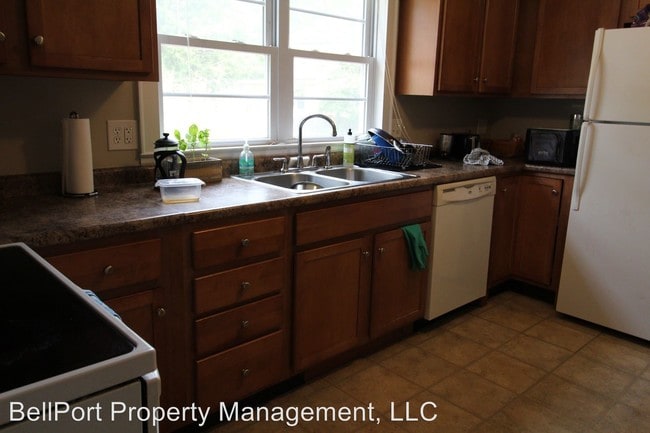 Building Photo - 3 br, 1 bath House - 136 Prospect Street