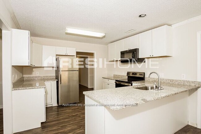 Building Photo - "LIMITED TIME OFFER: Get 1 month FREE RENT...
