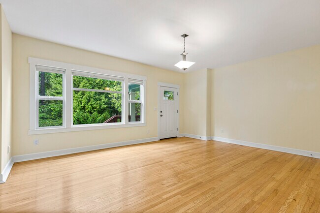 Foto del edificio - 230 SW Woods St