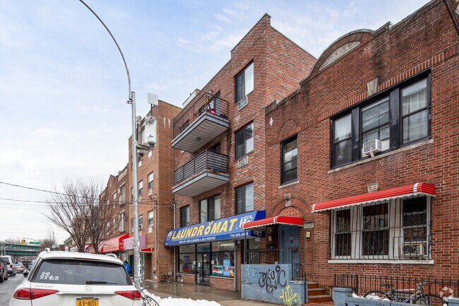 Foto del edificio - 38-14 108th St