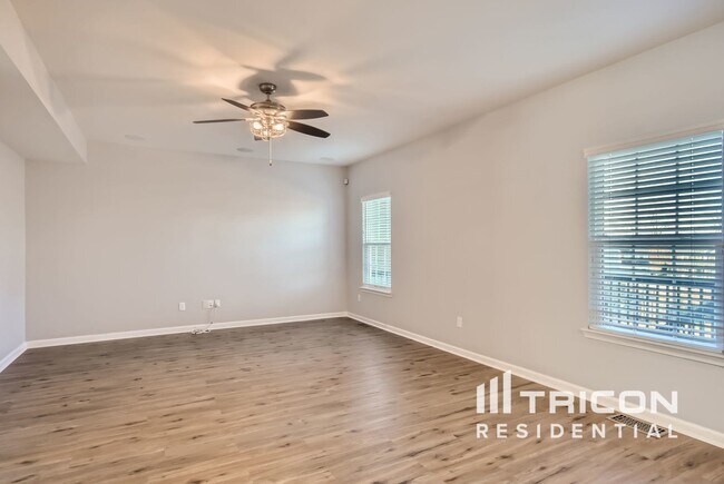 Building Photo - 2077 Morton Dr