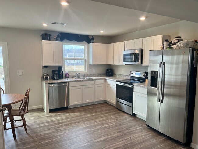 Foto del edificio - 3613 Brookway Dr