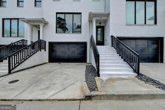 Building Photo - 3667 Peachtree Rd NE
