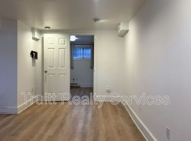 Building Photo - 711 14th St SE