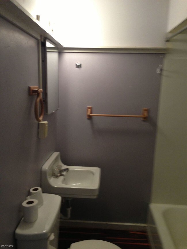 Building Photo - 1 br, 1 bath  - 442 Fountain St NE Apt 6