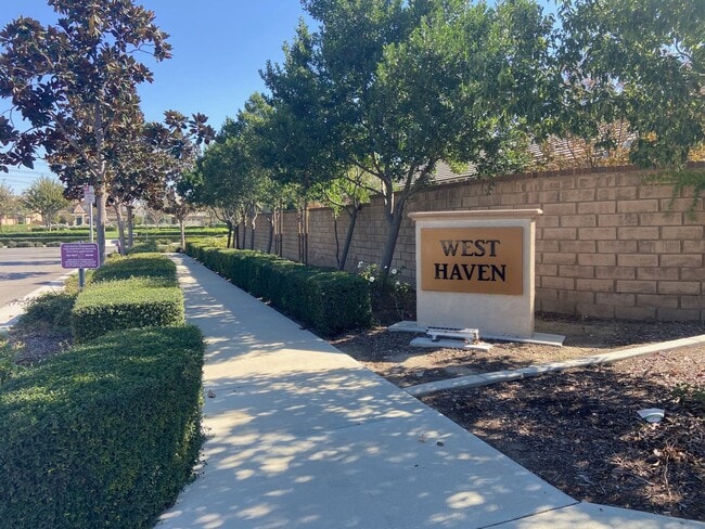 Foto del edificio - Beautiful 6 bed and 4.5 bath home in West ...