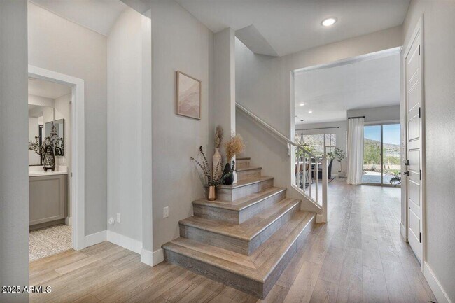 Building Photo - 21186 W Hillcrest Blvd