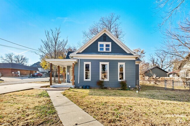 Building Photo - 3 br, 2 bath House - 120 North 5th Street