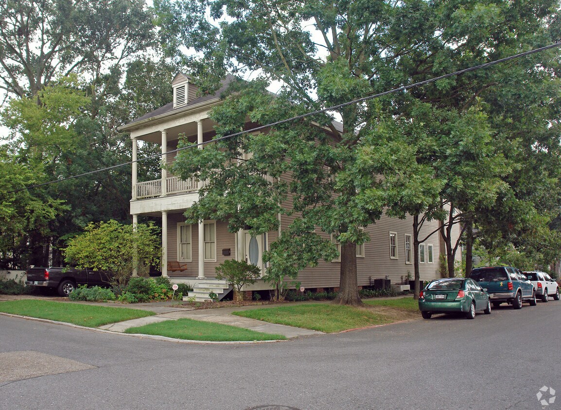 Primary Photo - 313 Royal St