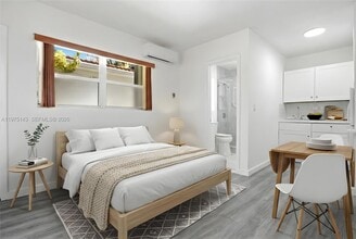 Building Photo - 2761 SW 33rd Ct