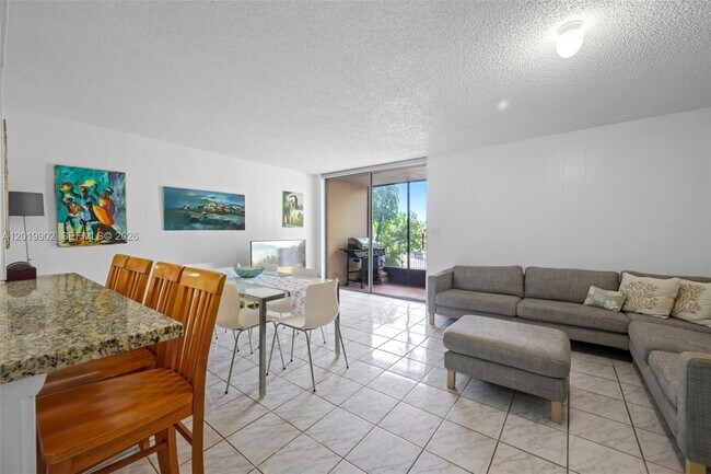 Foto del edificio - 1951 Atlantic Shores Blvd