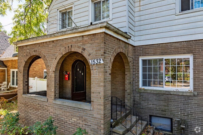 Building Photo - 1532 Packard St