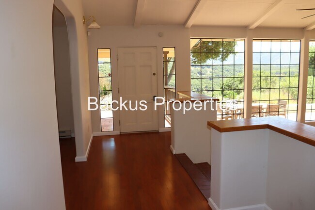 Foto del edificio - 11585 McCarthy Rd
