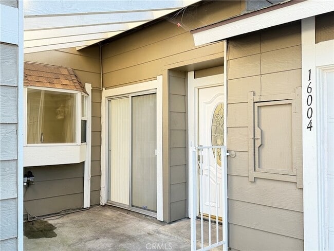 Building Photo - 16004 Sierra Pass Way