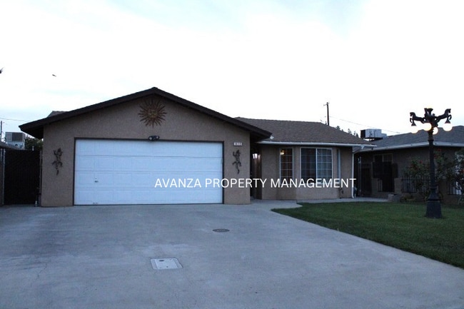 Building Photo - 1 Yr Lease